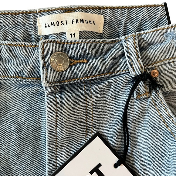 NWT Almost Famous Distressed Mom Shorts. Size 11 - Picture 5 of 8